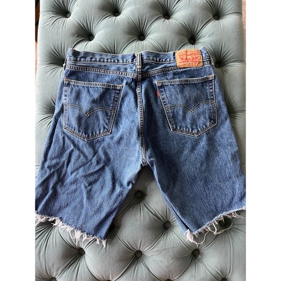 Levi's Cut Off Shorts Size 36 Blue Faded Denim Jean Bermuda Jorts Grunge Skater - Picture 4 of 6